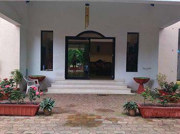 Retreat Anjuna Resort Hotel Anjuna